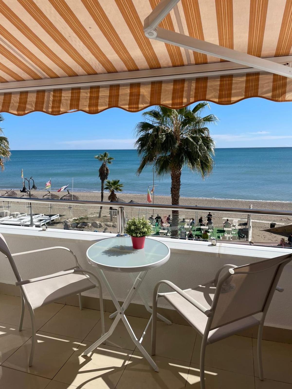 Roca Chica. Studio - First Line Beach Torremolinos Kültér fotó
