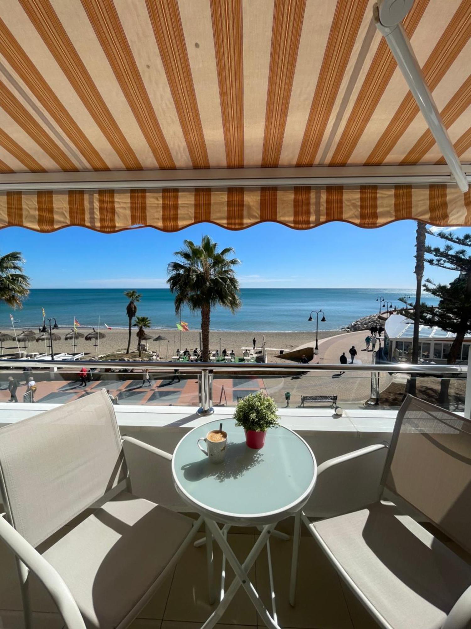 Roca Chica. Studio - First Line Beach Torremolinos Kültér fotó