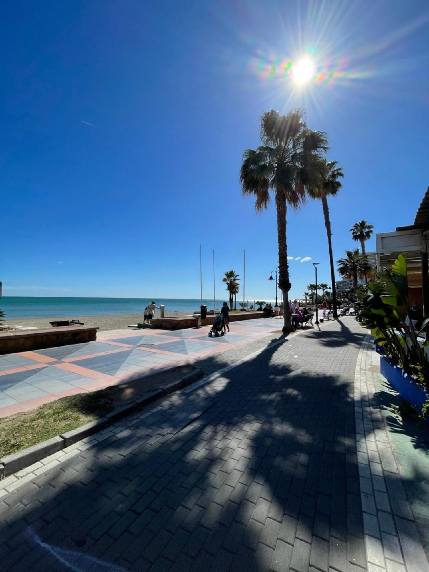Roca Chica. Studio - First Line Beach Torremolinos Kültér fotó
